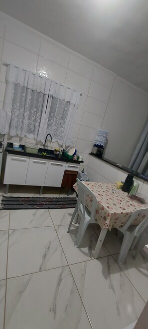 Interior - Casa com Piscina em Itanhaém (Balneário Tupy Itanhaém)