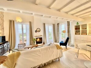 スマートテレビ、暖炉