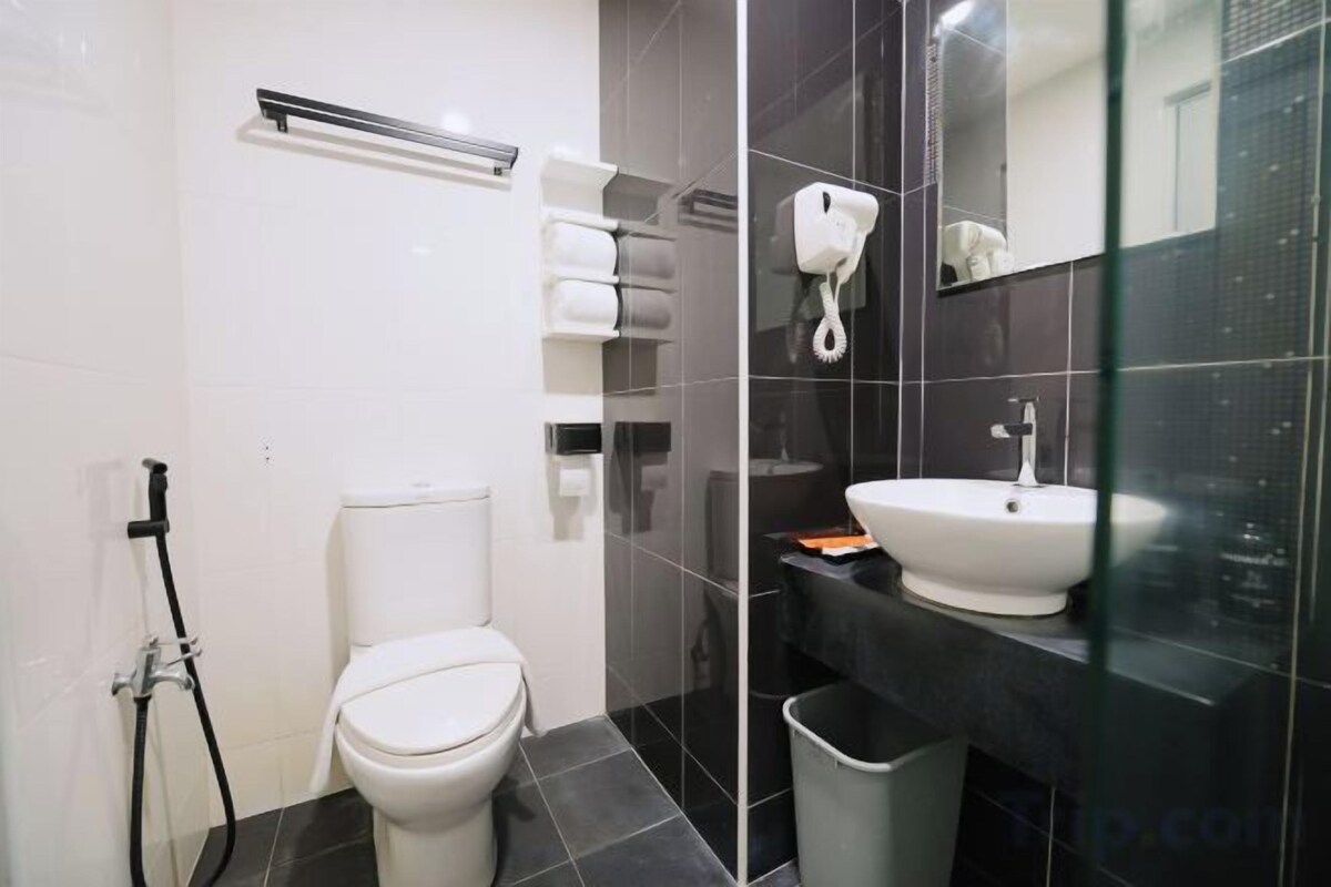 Free toiletries, hair dryer