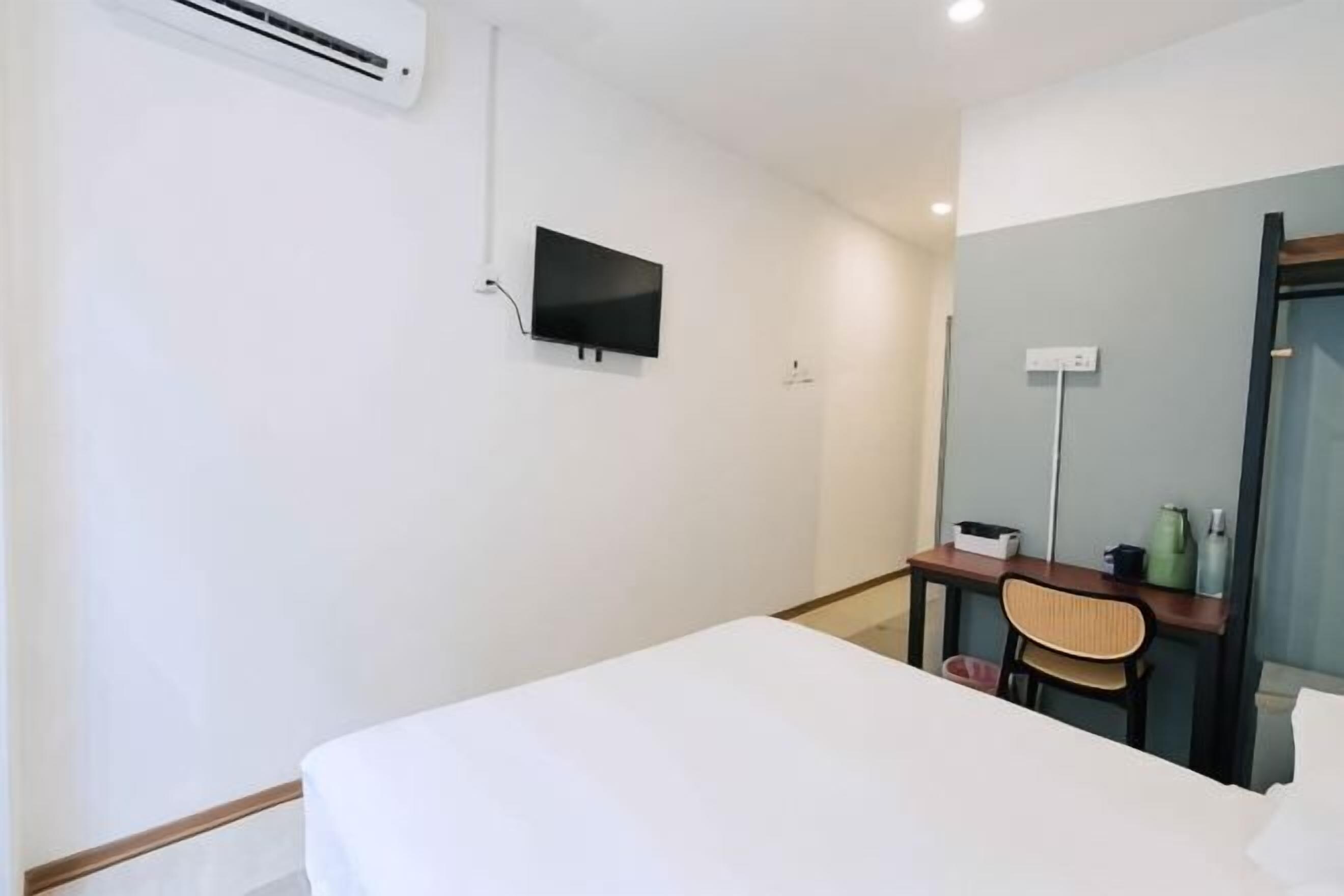 In-room safe, desk, laptop workspace, blackout curtains