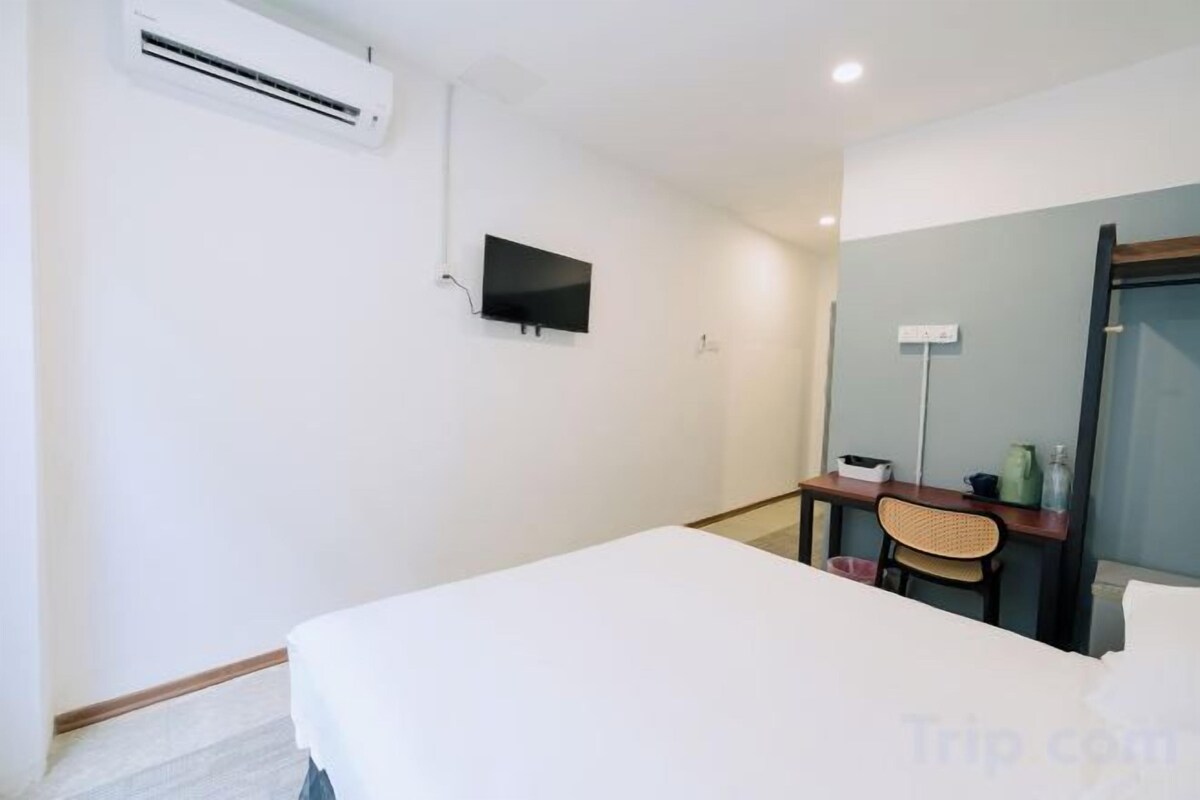 In-room safe, desk, laptop workspace, blackout curtains