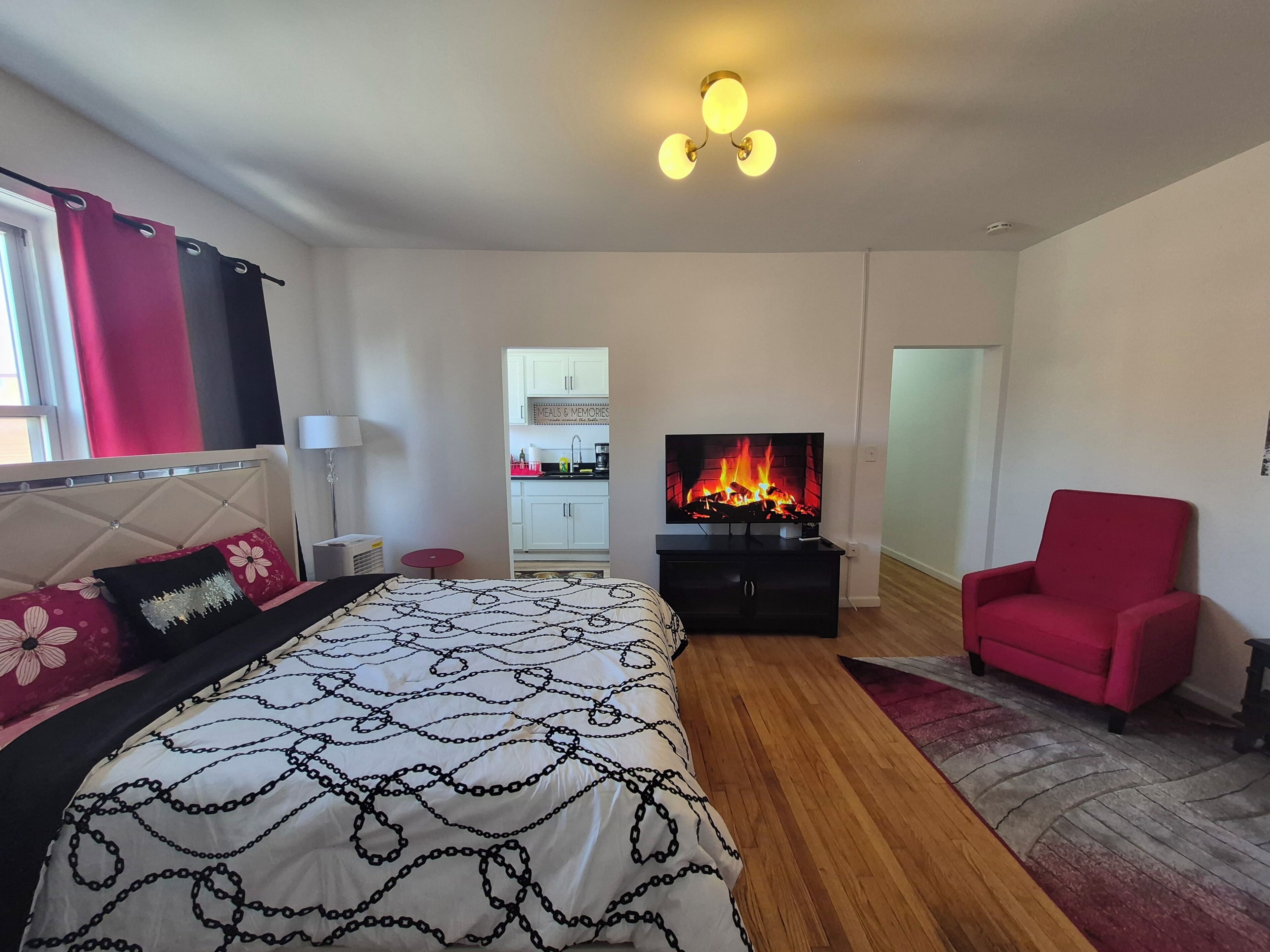 1 chambre, fer et planche à repasser, Wi-Fi, draps fournis