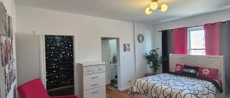 1 bedroom, iron/ironing board, WiFi, bed sheets
