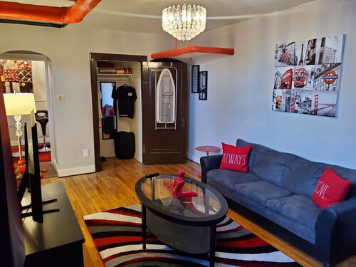 Luxury infinite Motion unit located in New Center Area Historic District!