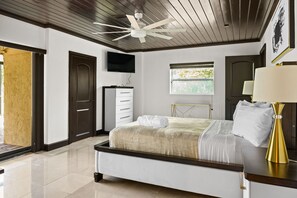 3 Schlafzimmer, Schreibtisch, Bügeleisen/Bügelbrett, WLAN