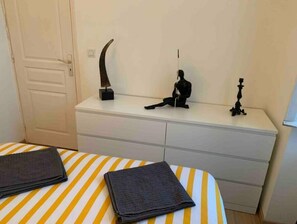 1 dormitori, wifi i roba de llit 