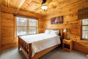 3 chambres, fer et planche à repasser, Wi-Fi, draps fournis