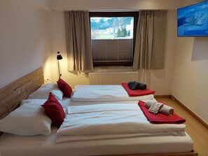 1 bedroom, WiFi, bed sheets - Doppelzimmer in Bed and Breakfast (Mittersill)