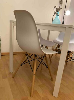 Dining - Biarritz Center quiet Area 10 mn away form the "central beach" (Biarritz)