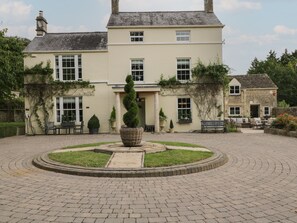 Exterior - The Gate House (Cirencester)