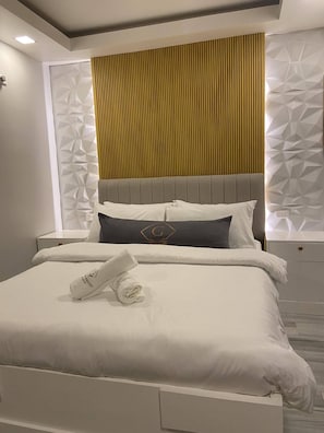 Deluxe Double Room, 1 Bedroom | 1 bedroom, premium bedding, down duvets, memory-foam beds