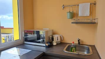 微波炉、烤箱、炉灶