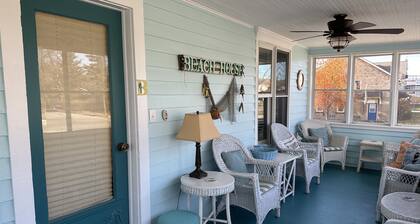 Jimmy's Beach House "B" Located just 1 block from Ludington's city beach.