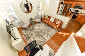 Smart TV - Stylish Serenity - Spacious townhouse minutes from PTI and downtown Greensboro. (Greensboro)