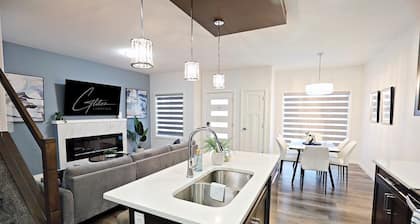 Three King Beds|Central A/C|Fireplace|Park|Disney+