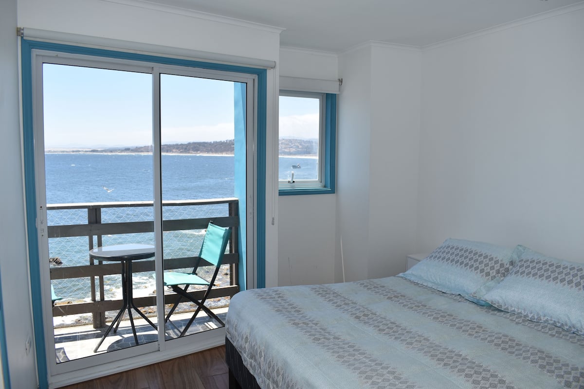 Basic Room, 1 Queen Bed, Private Bathroom, Sea View | Free WiFi, bed sheets