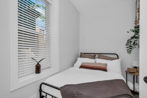 3 bedrooms, iron/ironing board, travel cot, free WiFi