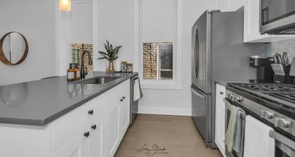 3BD West Town Gem: Explore the Windy City in Style