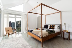 5 bedrooms, individually decorated, individually furnished, free WiFi