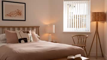 5 quartos, individualmente decorados, individualmente mobiliados