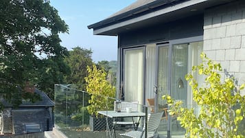 Cottage | Outdoor dining