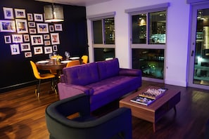 Interior - Downtown Mamba Suite - LA- Free Parking (Los Angeles)
