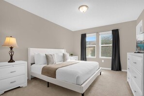 4 makuuhuonetta, silitysrauta/-lauta, Wi-Fi, vuodevaatteet