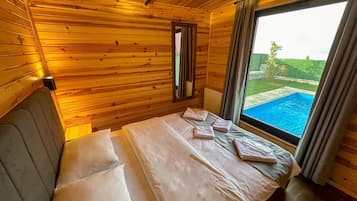 2 bedrooms, Egyptian cotton sheets, premium bedding, minibar