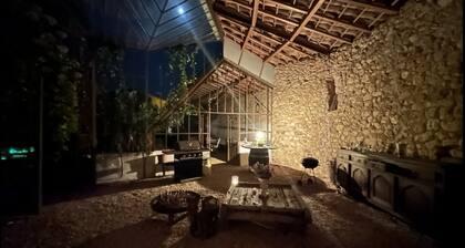 Beautiful renovated Mansion. Family friendly with large secluded garden and pool