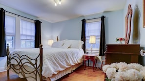 3 makuuhuonetta, silitysrauta/-lauta, Wi-Fi, vuodevaatteet