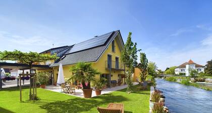 Ferienwohung 2 Zi, 67 qm, 2-6 Pers,großer Balkon, an der Aach, am Bodensee