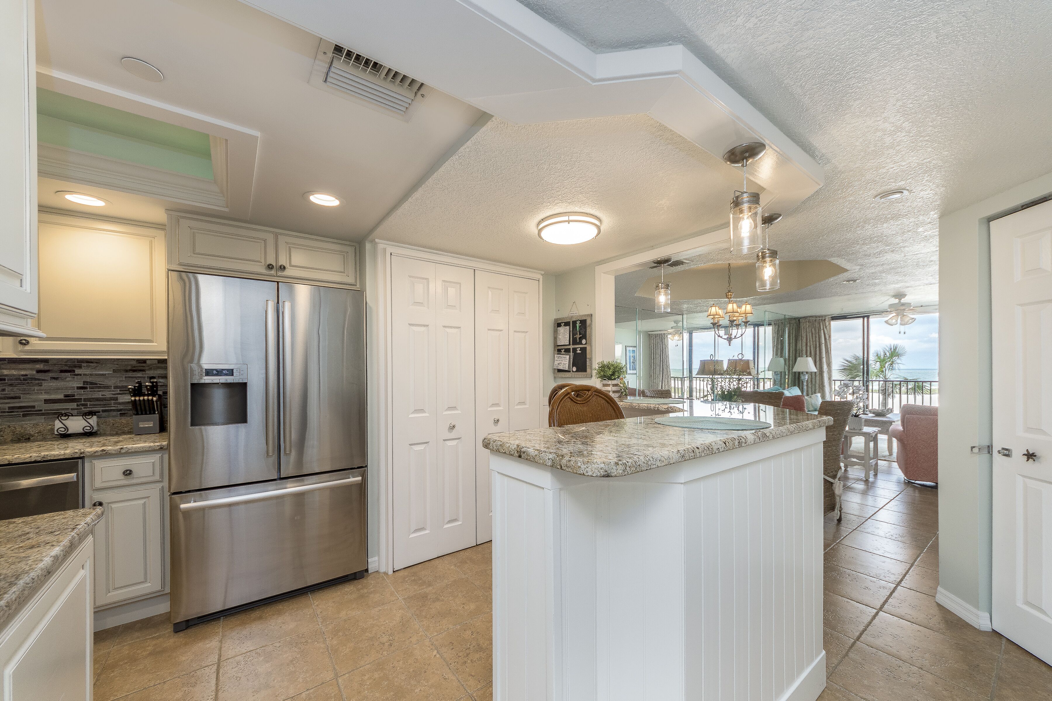Beachfront Bliss: Lighthouse Towers Gulf-Front Condo Ultimate Coastal Retreat