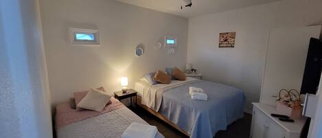 1 bedroom, iron/ironing board, WiFi, bed sheets