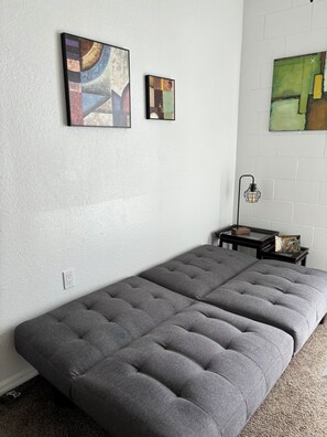 Interior - Cozy Apartment in S Orlando, approx. 20 minutes away from Disney and Universal. (Orlando)