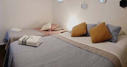 Cozy Apartment in S Orlando, approx. 20 minutes away from Disney and Universal.