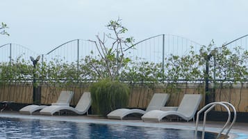 Kolam renang outdoor