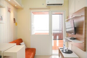 Interior - Modern And Classic 2Br At Green Pramuka City Apartment (Jakarta)