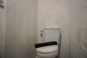 Studio | Bathroom - Great Deal Studio Serpong Garden Apartment (Cisauk)