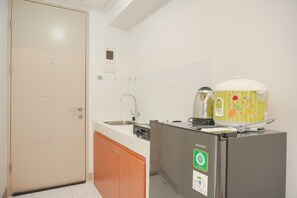 Interior - Fully Furnished Studio At 11Th Floor Tokyo Riverside Pik 2 Apartment (Teluknaga)