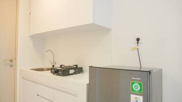 Refrigerador con freezer, placa de cocina