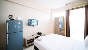 Free WiFi - Best Location And Homey Studio At Bale Hinggil Apartment (Surabaya)