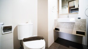 Apartment | Bathroom | Shower, free toiletries, towels
