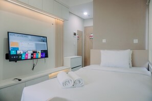 Studio - Cozy Stay Studio (No Kitchen) Apartment At B Residence (Pagedangan)