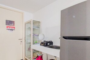 Studio | Eigene Küche | Großer Kühlschrank, Herdplatte