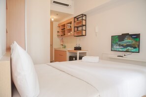 Studio | 1 bedroom, minibar, free WiFi