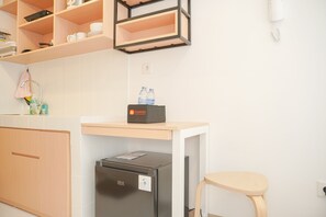 Studio | Private kitchen | Full-sized fridge, stovetop - Comfy And Enjoy Studio At Tokyo Riverside Pik 2 Apartment (Teluknaga)