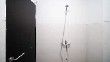 Studio | Bathroom