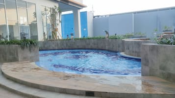 Udendørs pool