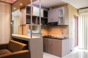 Apartment | Private kitchen - Modern 2Br At Apartment Gateway Ahmad Yani Cicadas (Bandung)