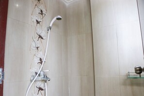 Apartment | Bathroom - Modern 2Br At Apartment Gateway Ahmad Yani Cicadas (Bandung)